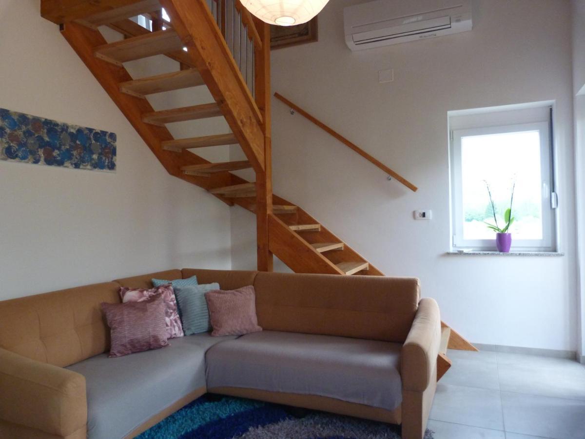Hisasmihelka Apartment Kobarid Bagian luar foto